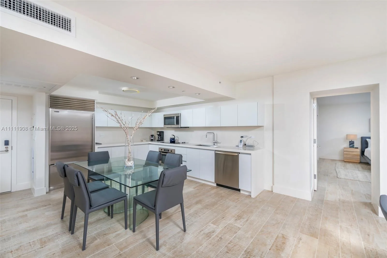 102 24th St # 1019, Miami Beach, FL 33139 photo 5