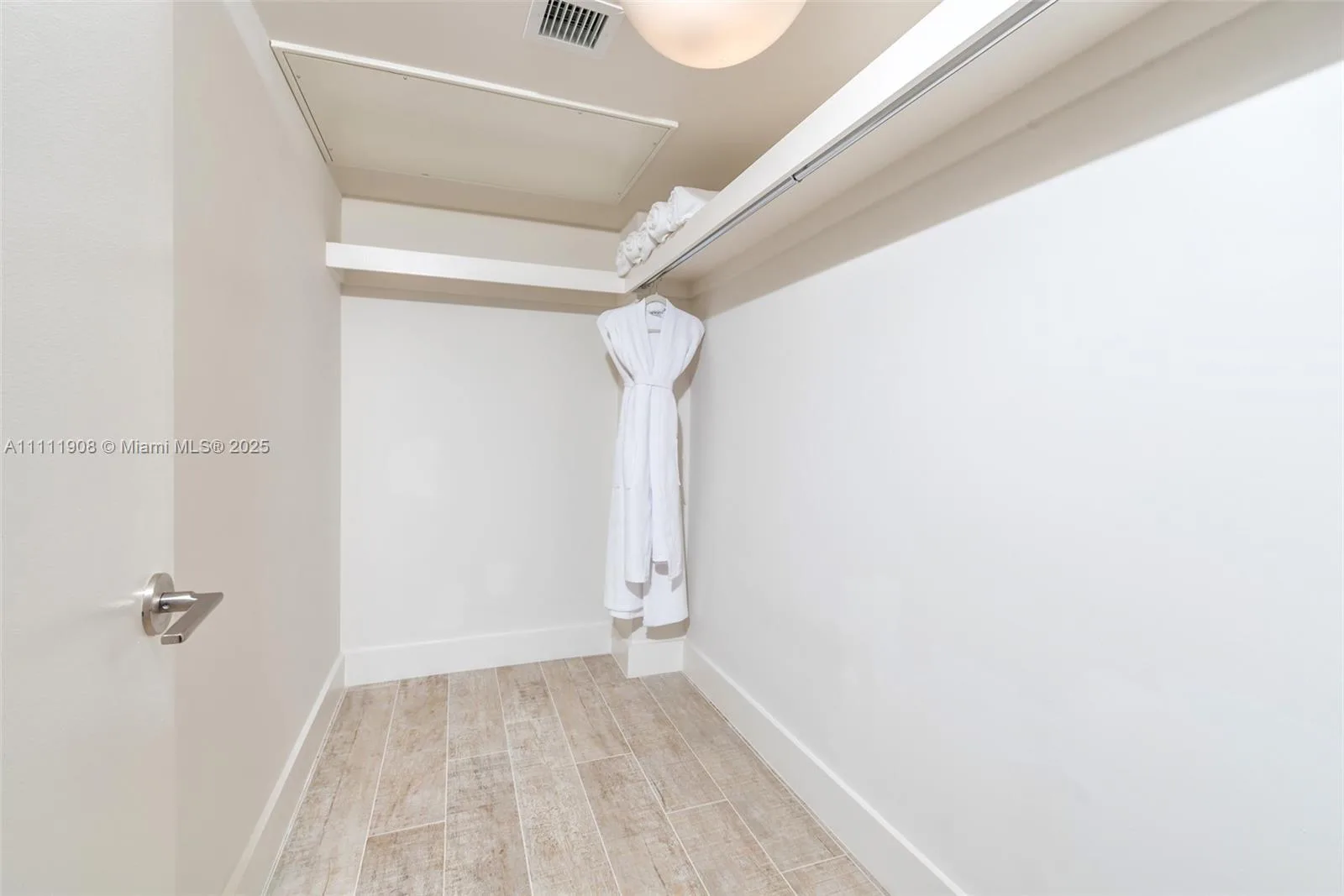 102 24th St # 1019, Miami Beach, FL 33139 photo 7