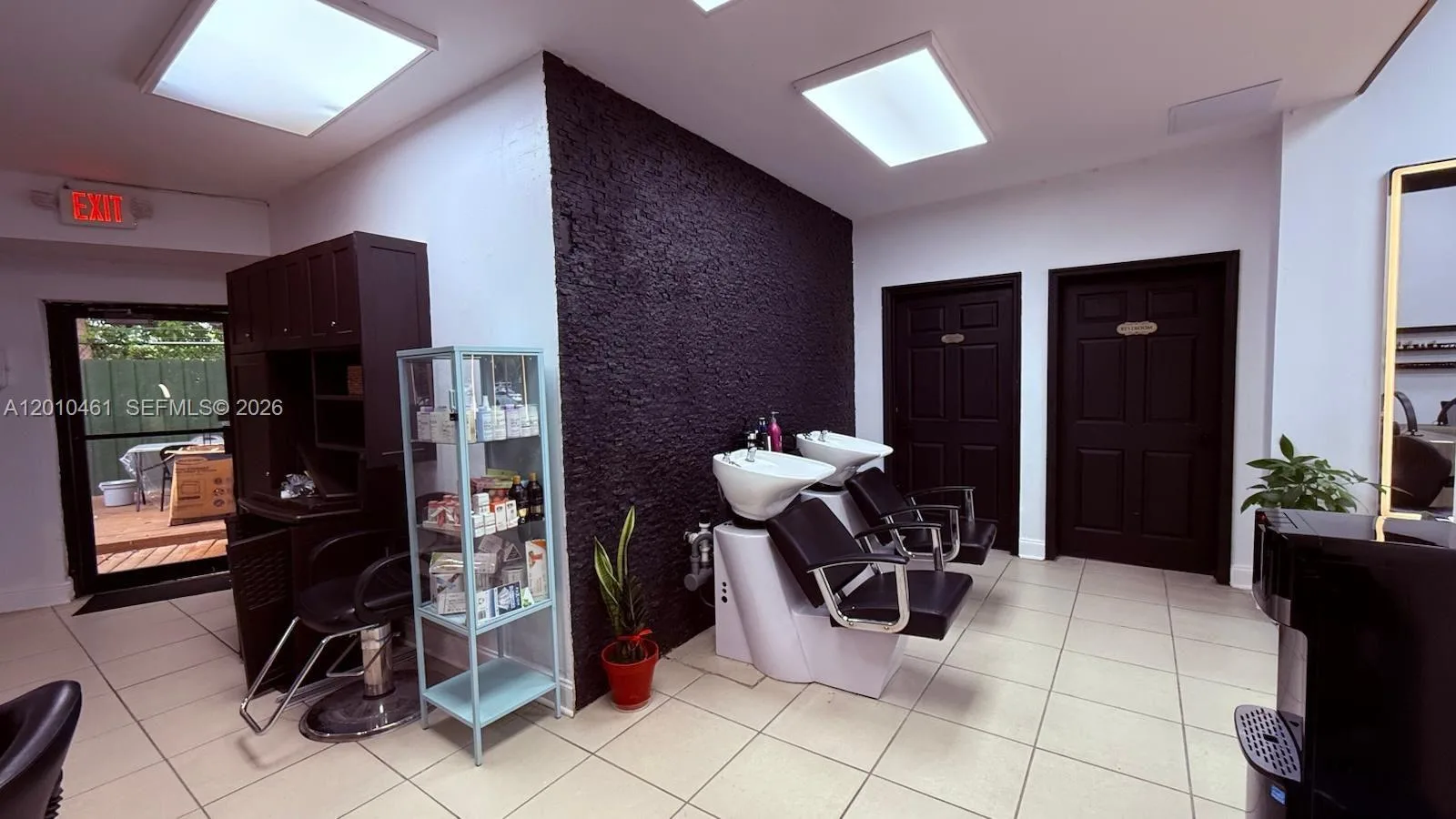 9610 Fontainebleau Blvd, Miami, FL 33172 photo 5