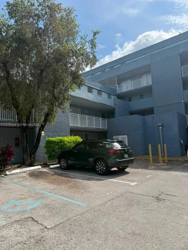 9375 Fontainebleau Blvd # L225, Miami, FL 33172