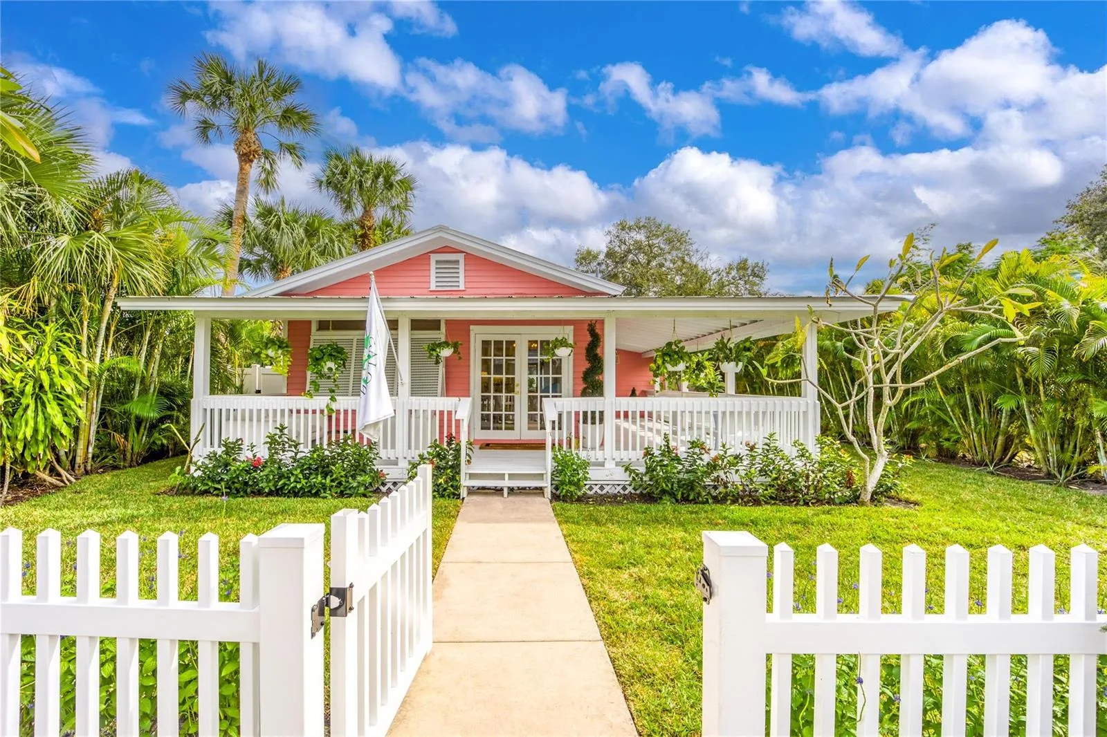 645 SW CLEVELAND Avenue, Stuart, FL 34994