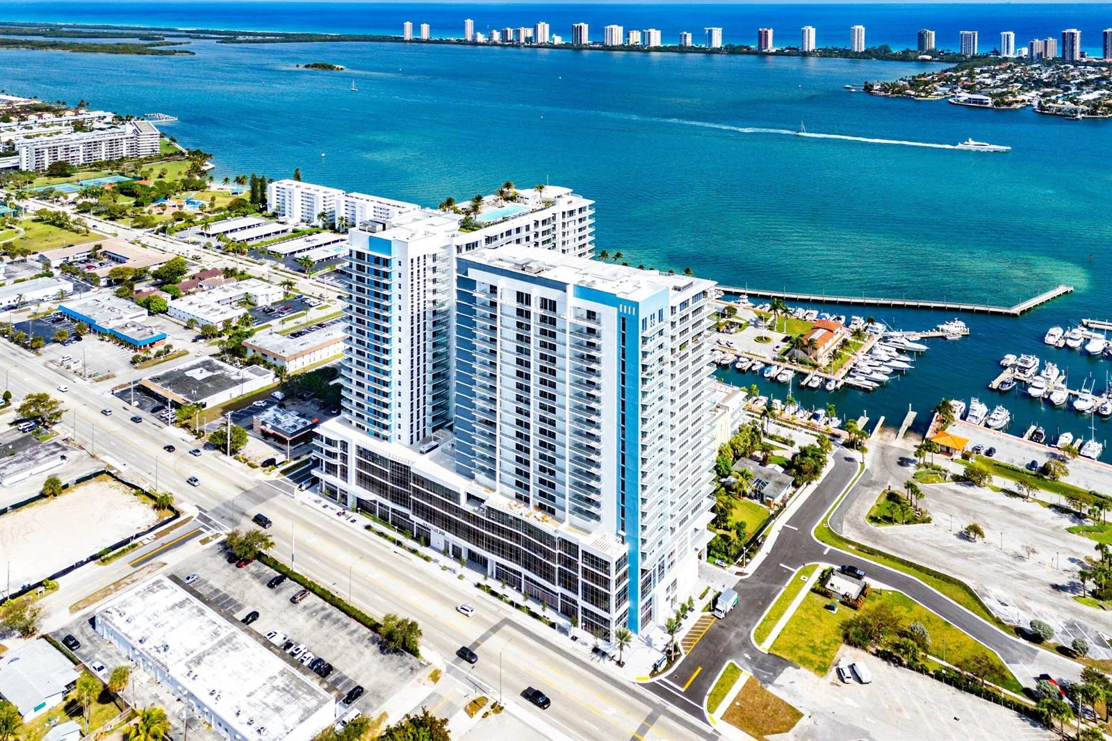 220 Lake Shore Drive # 1613, Lake Park, FL 33403