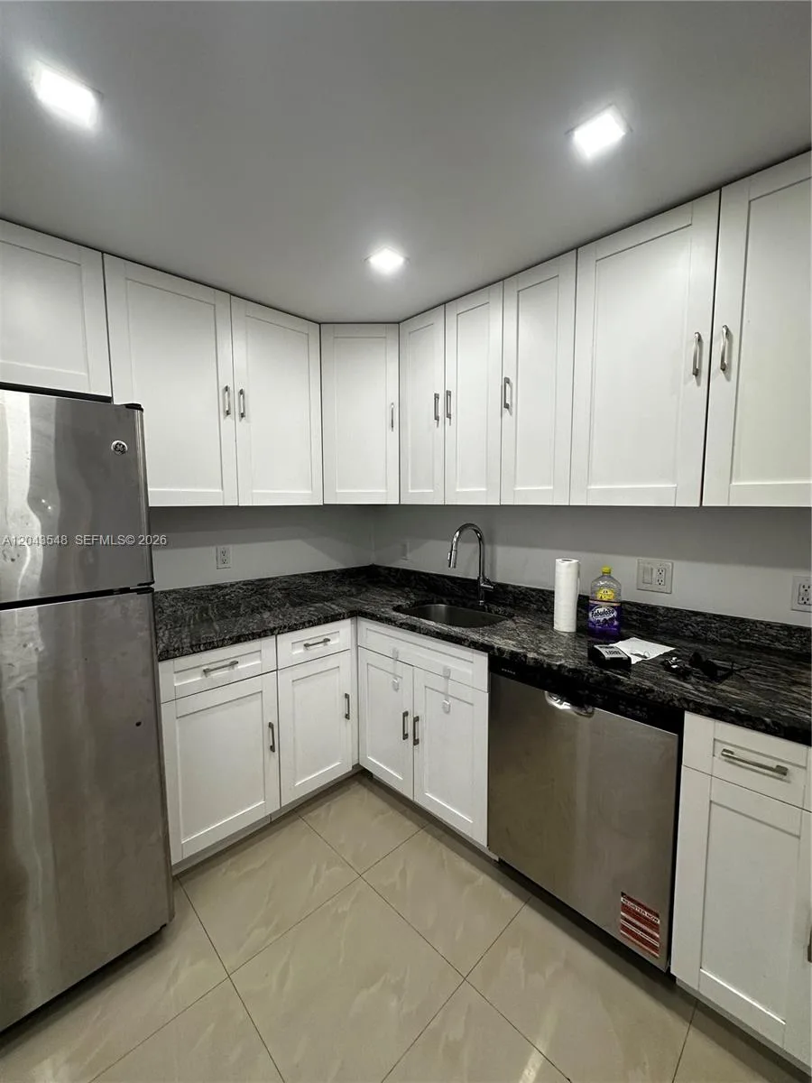 3475 N Country Club Dr # 315, Aventura, FL 33180 photo 5