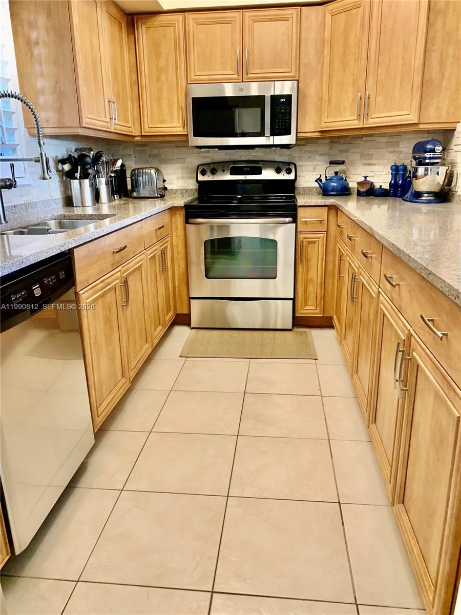 2105 Lavers Cir # 501, Delray Beach, FL 33444 photo 13