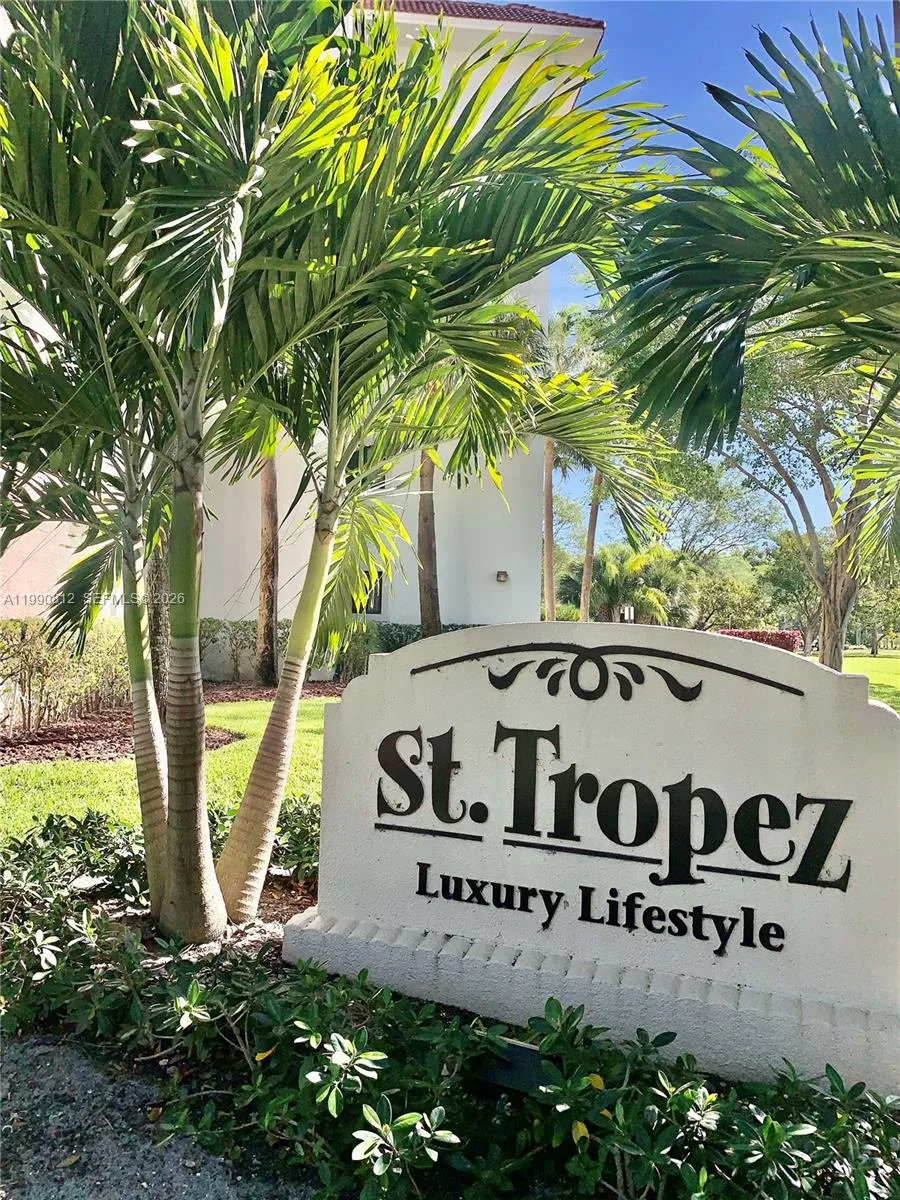 2105 Lavers Cir # 501, Delray Beach, FL 33444 photo 2