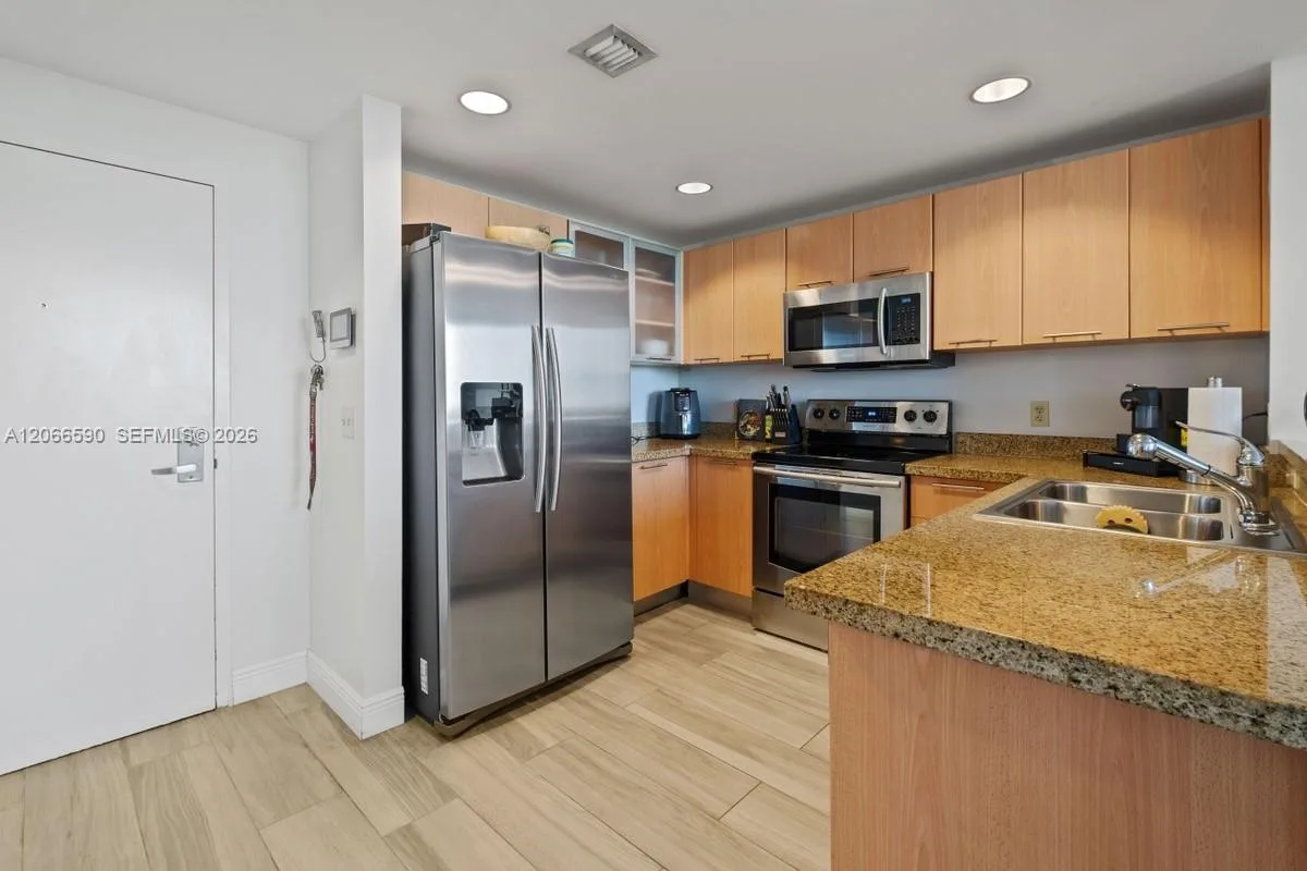 2021 SW 3rd Ave # 602, Miami, FL 33129 photo 4