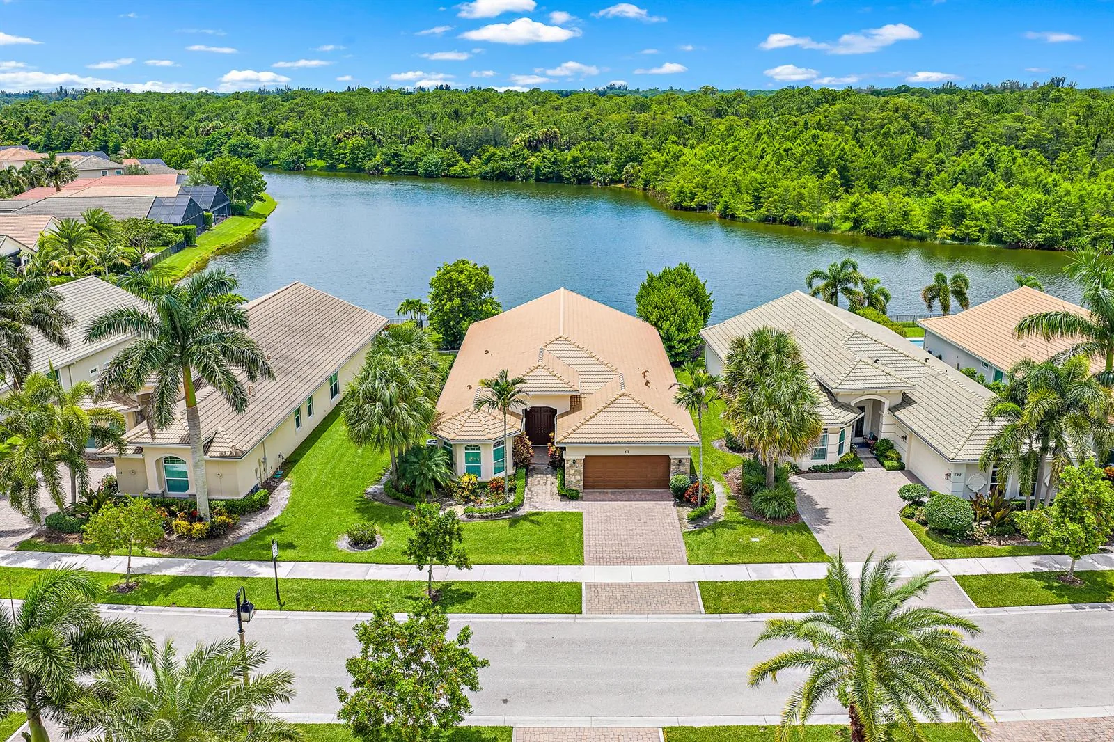 518 Carrara Court, Jupiter, FL 33478