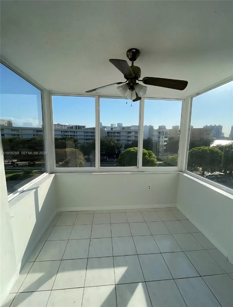 250 180th Dr # 510, Sunny Isles Beach, FL 33160 photo 10