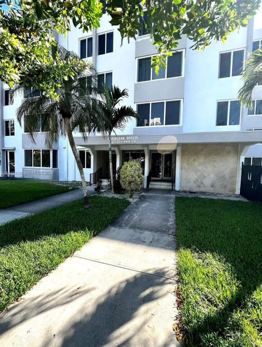 250 180th Dr # 510, Sunny Isles Beach, FL 33160 photo 3
