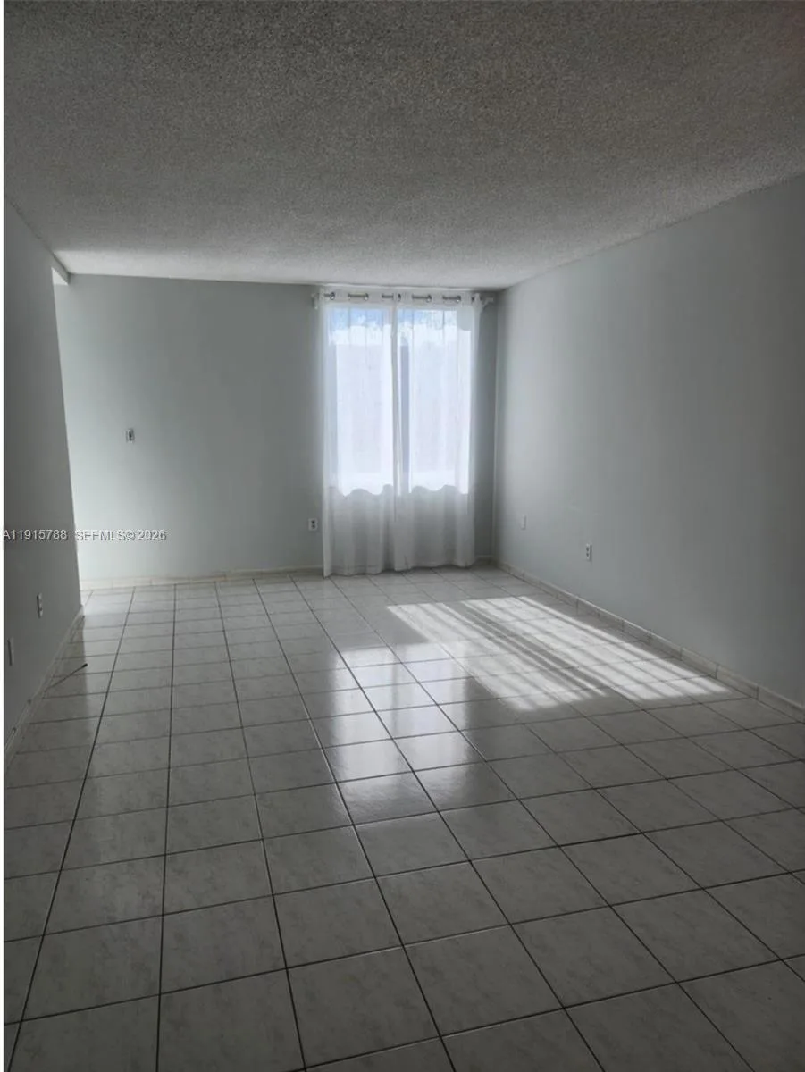 250 180th Dr # 510, Sunny Isles Beach, FL 33160 photo 5