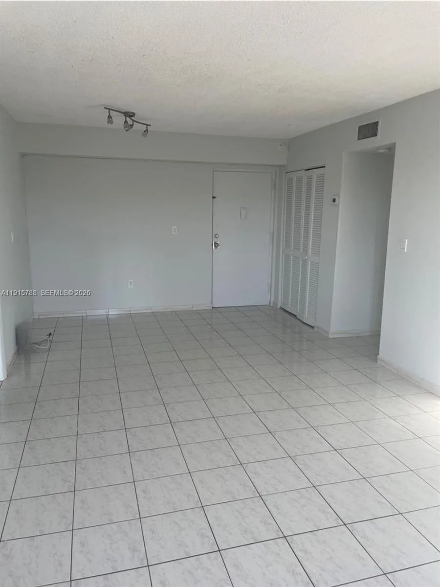 250 180th Dr # 510, Sunny Isles Beach, FL 33160 photo 7