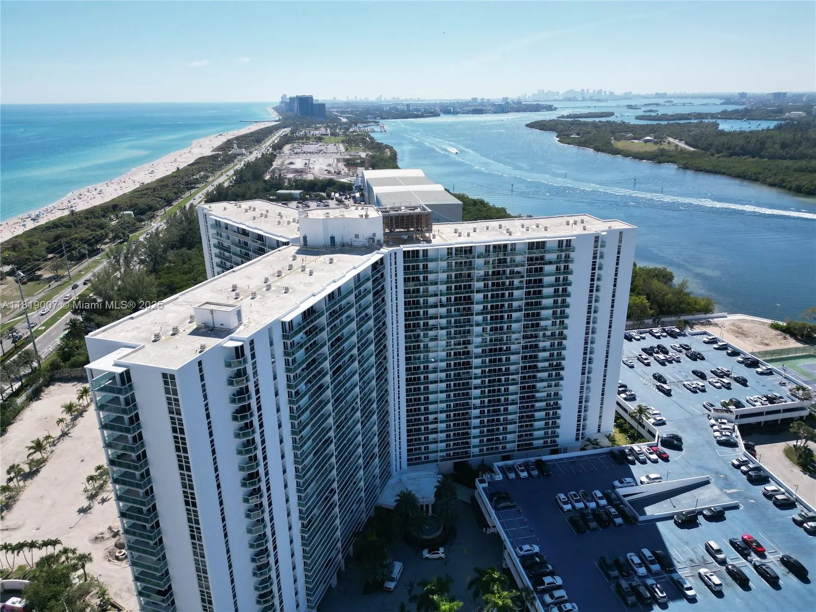 100 Bayview Dr # 812, Sunny Isles Beach, FL 33160