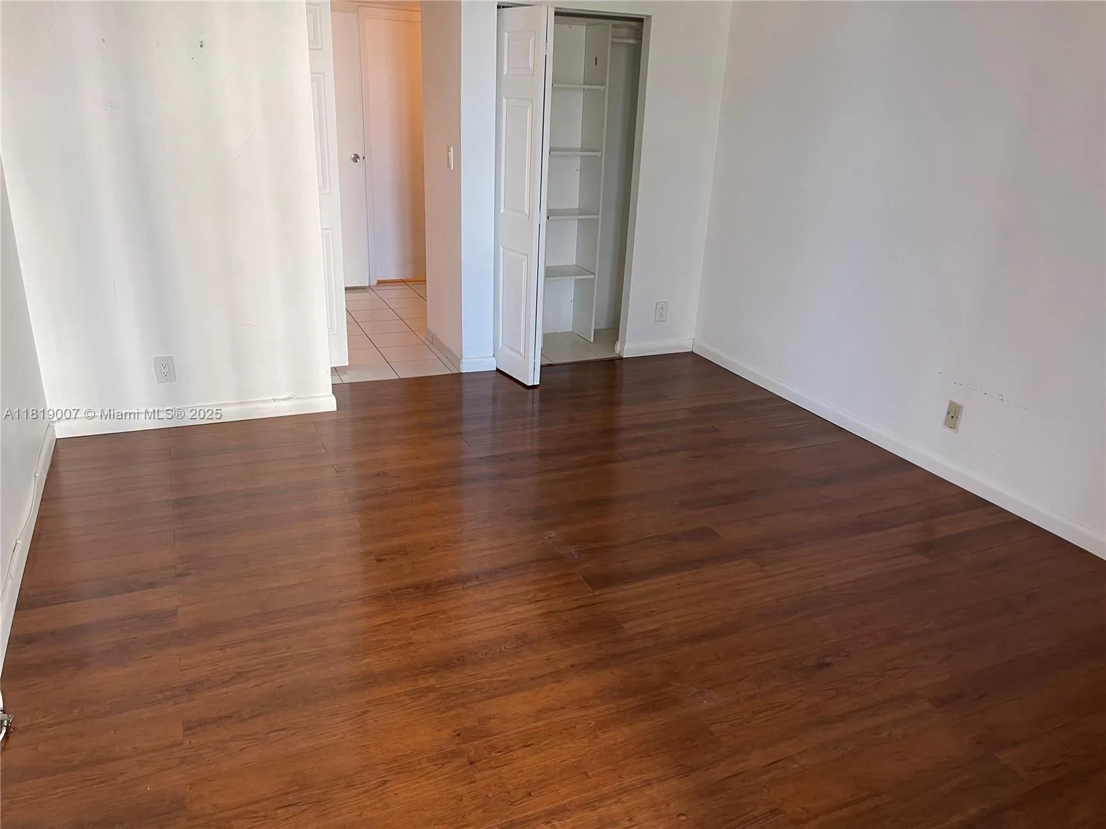 100 Bayview Dr # 812, Sunny Isles Beach, FL 33160 photo 12