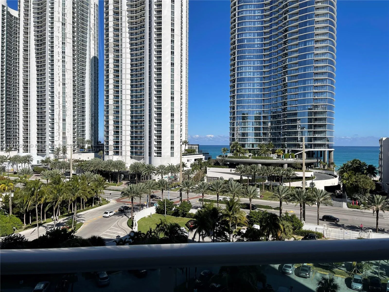100 Bayview Dr # 812, Sunny Isles Beach, FL 33160 photo 4