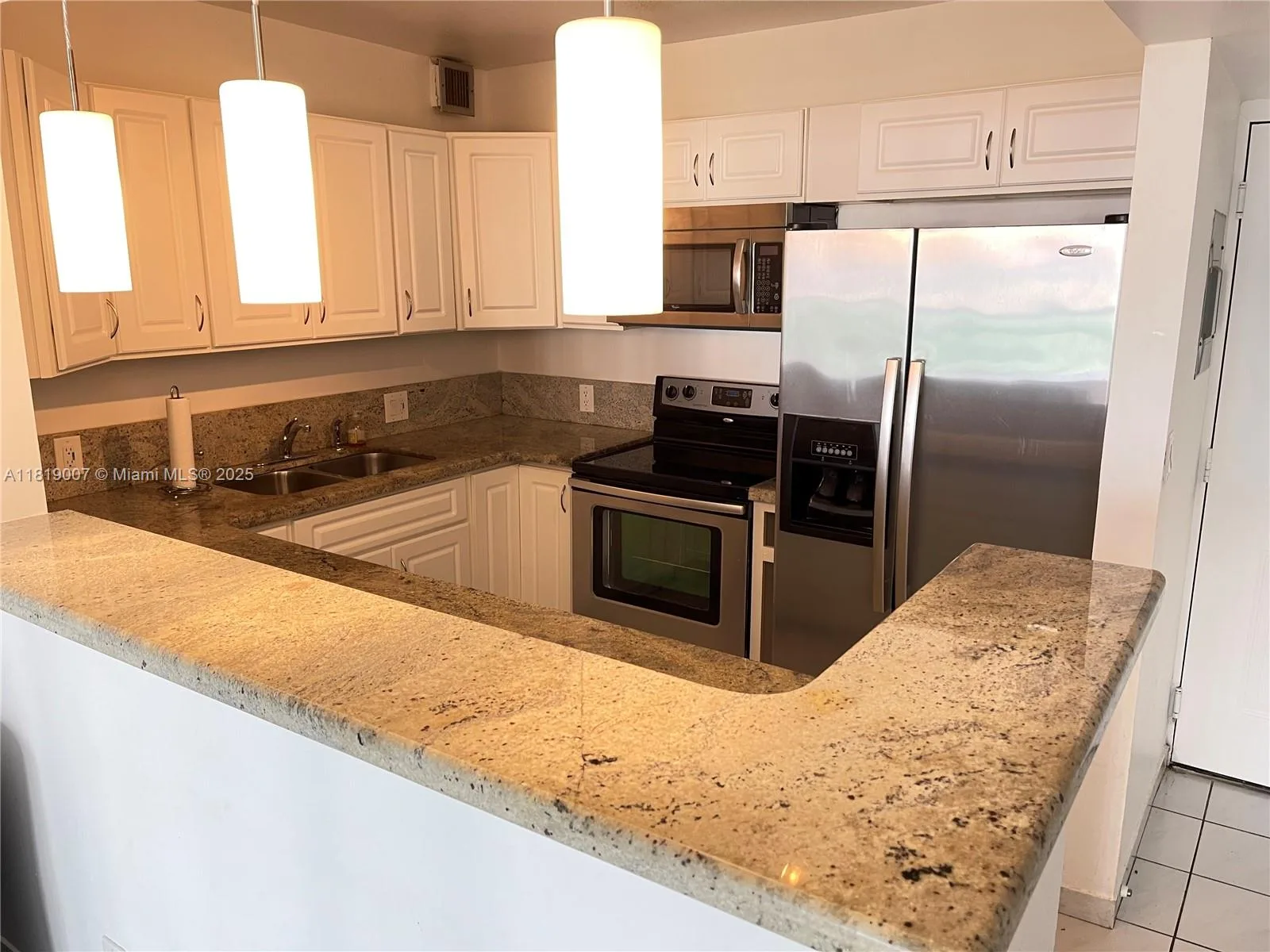 100 Bayview Dr # 812, Sunny Isles Beach, FL 33160 photo 5