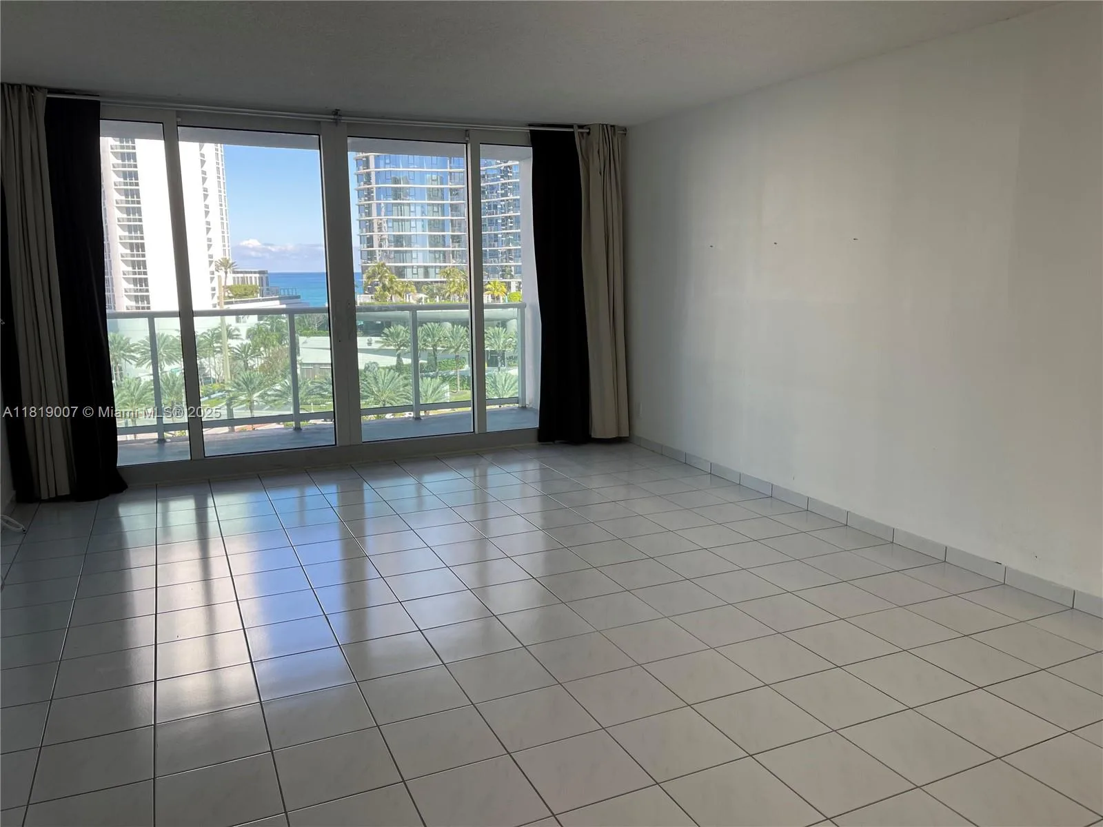 100 Bayview Dr # 812, Sunny Isles Beach, FL 33160 photo 6