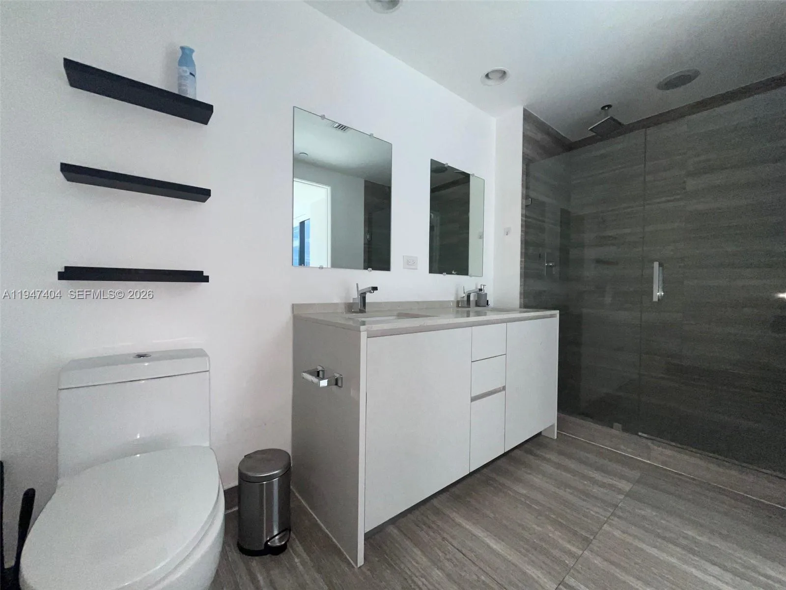 1010 Brickell Ave # 2406, Miami, FL 33131 photo 11