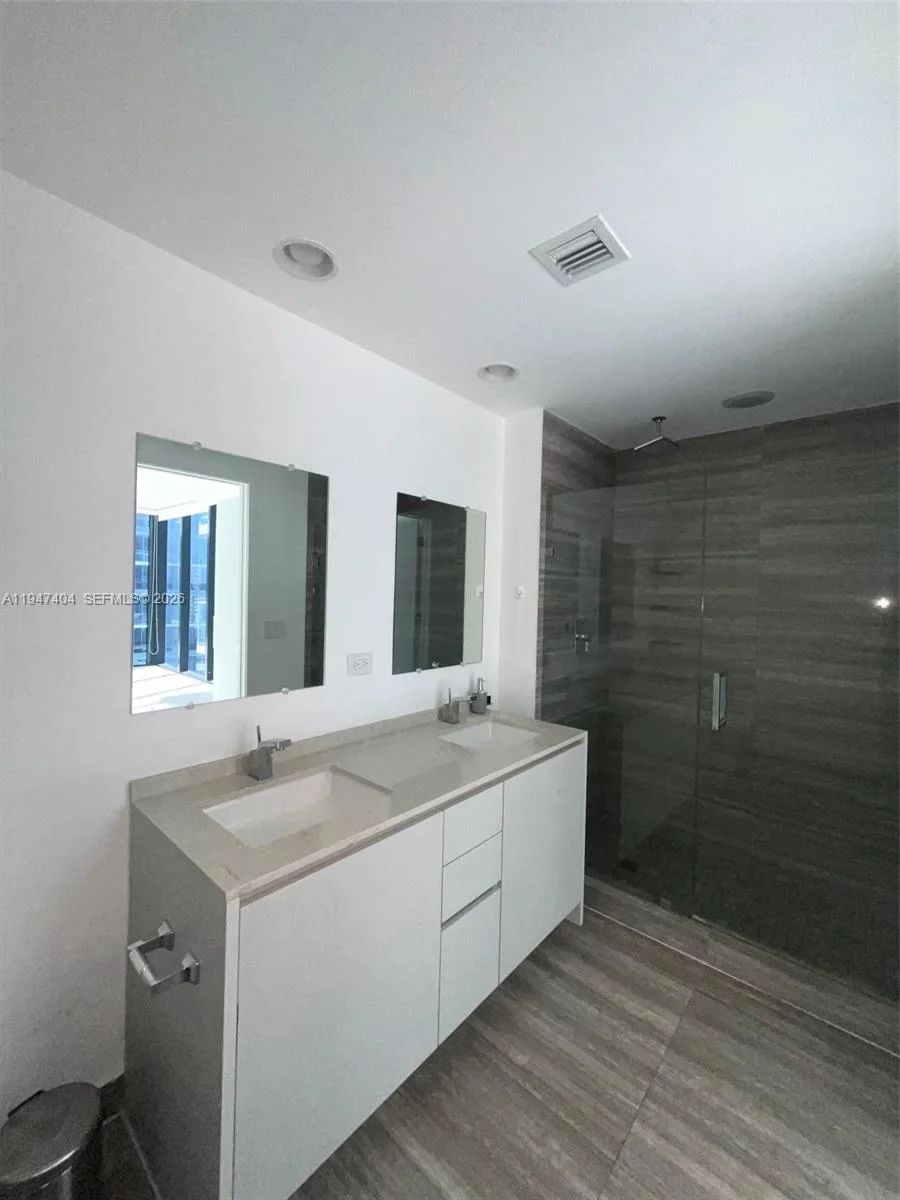 1010 Brickell Ave # 2406, Miami, FL 33131 photo 13