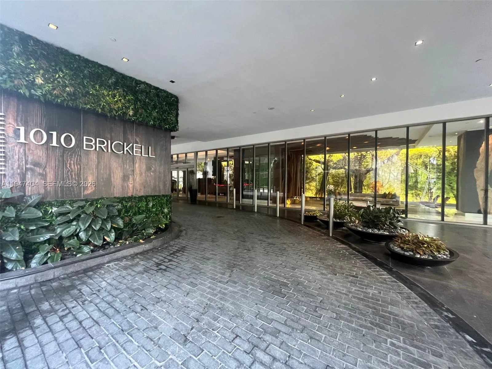 1010 Brickell Ave # 2406, Miami, FL 33131 photo 2