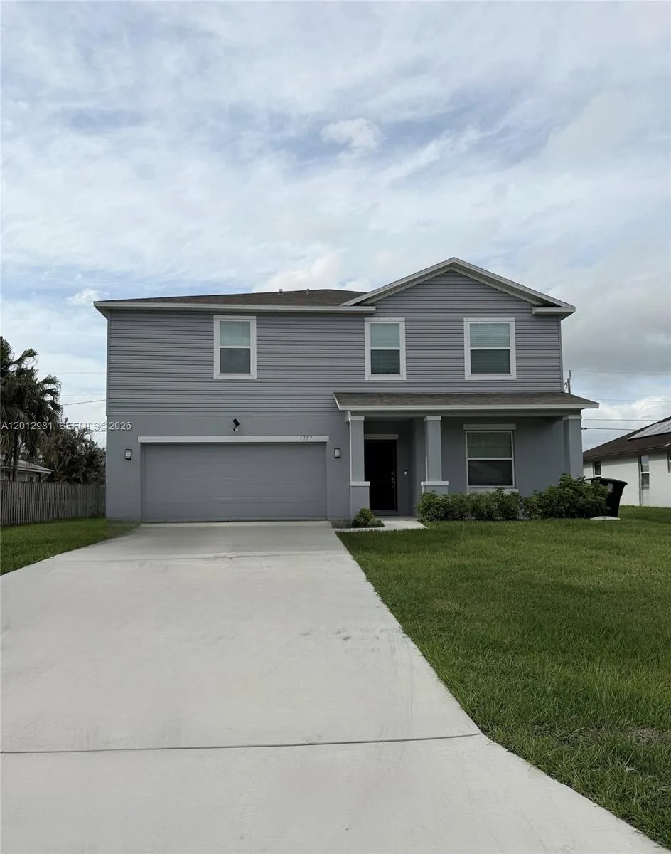 1557 SW Dycus Ave, Port St. Lucie, FL 34953