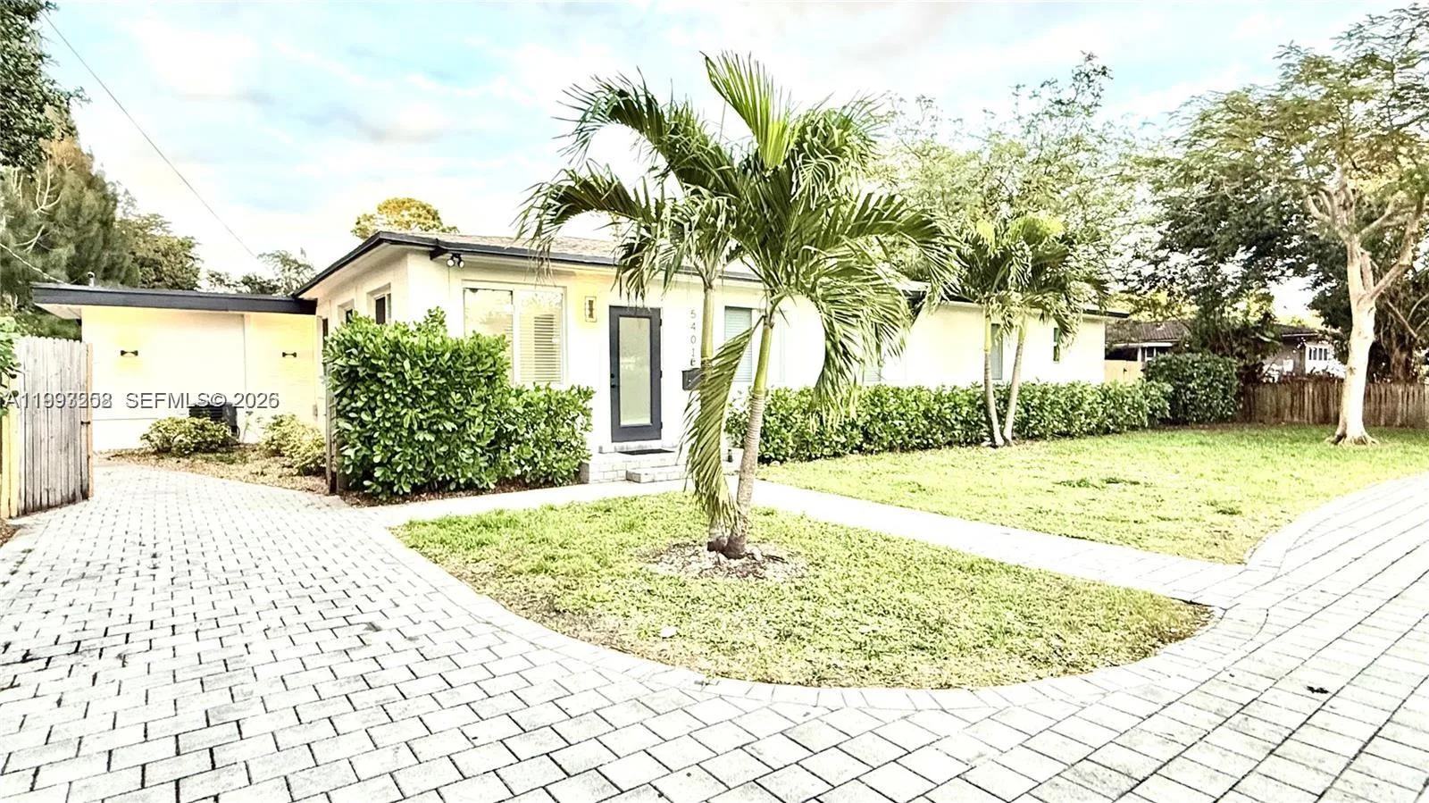 5401 W Broward Blvd, Plantation, FL 33317 photo 2