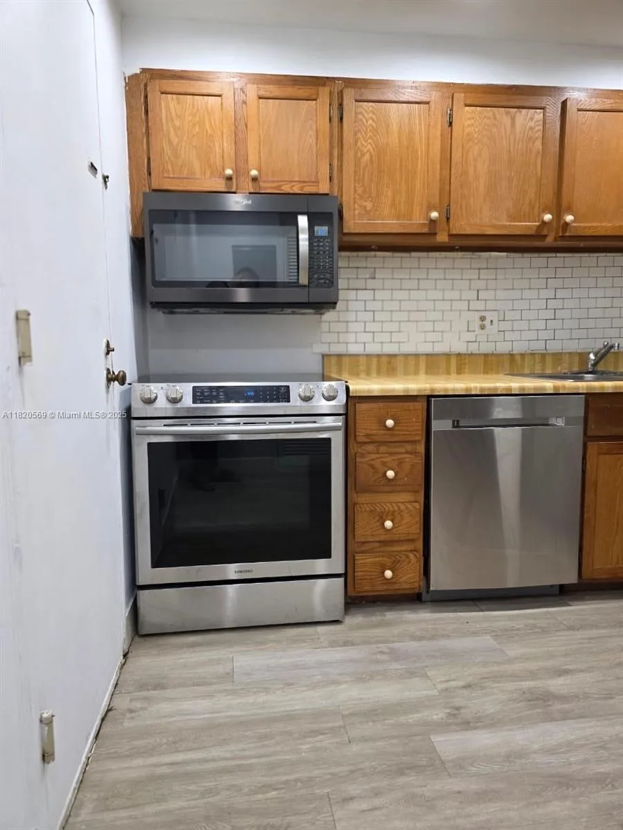 3730 Inverrary Dr # H1V, Lauderhill, FL 33319 photo 11