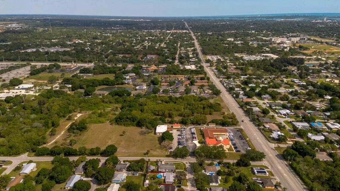 2205 S Stanton Avenue, Fort Pierce, FL 34981 photo 9