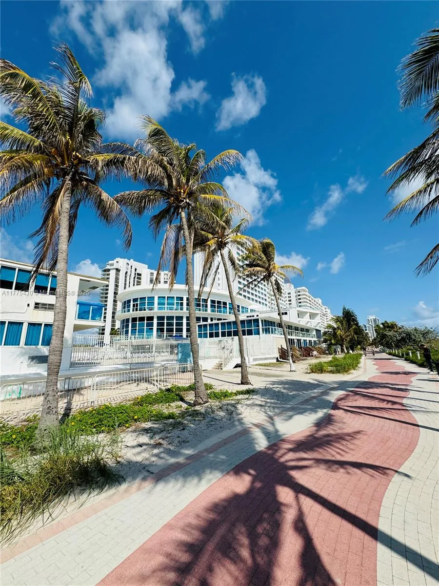 5445 Collins Ave # 1520, Miami Beach, FL 33140 photo 3