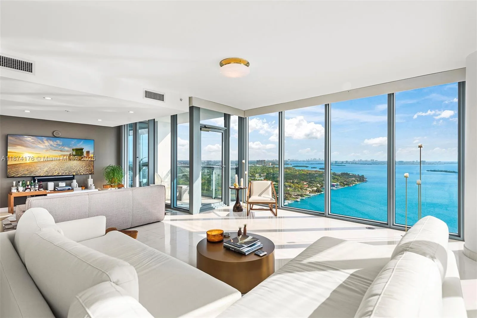 601 NE 36th St # 2912, Miami, FL 33137 photo 2