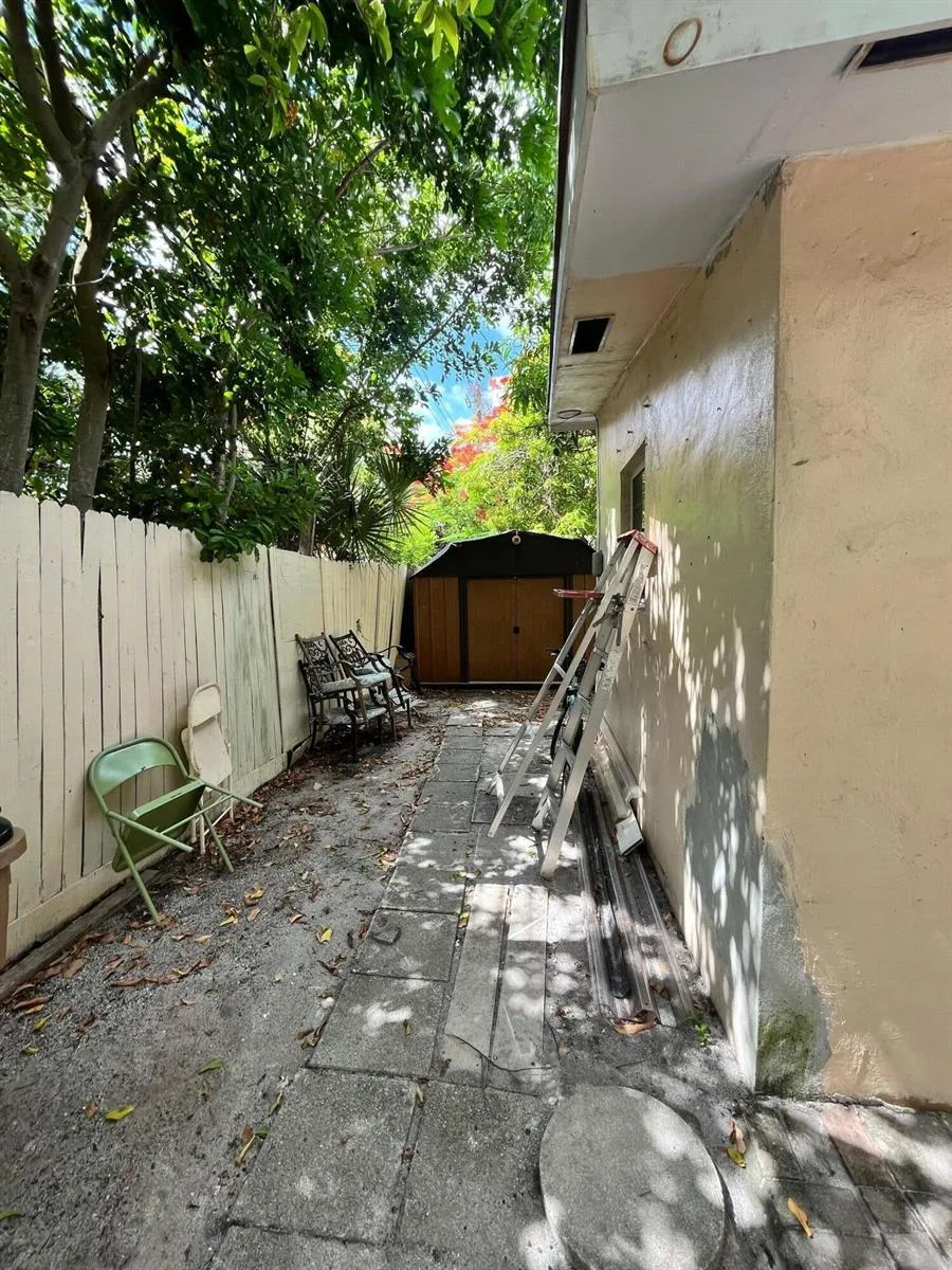 4730 NE 2nd Avenue NE, Deerfield Beach, FL 33064 photo 9