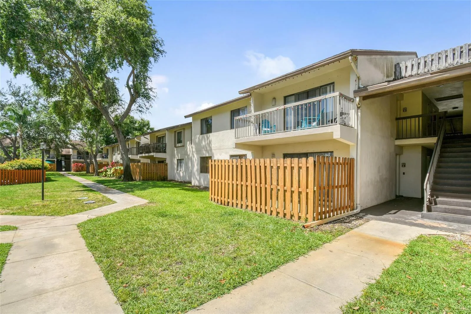 3402 Gardens Drive # 14B, Palm Beach Gardens, FL 33410