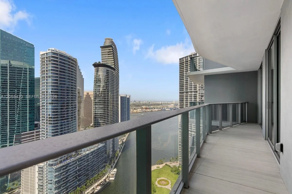 77 SE 5th Street # 3902, Miami, FL 33131