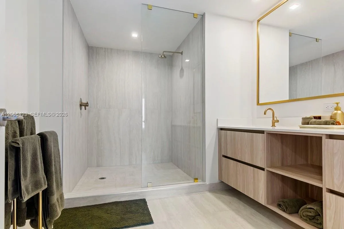 77 SE 5th Street # 3902, Miami, FL 33131 photo 11