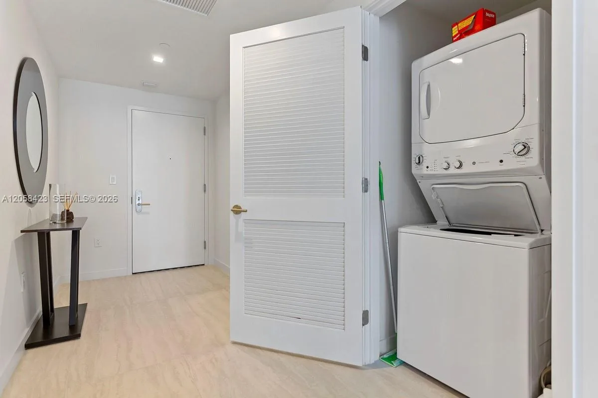 77 SE 5th Street # 3902, Miami, FL 33131 photo 12