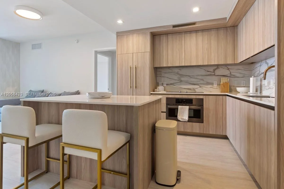 77 SE 5th Street # 3902, Miami, FL 33131 photo 4