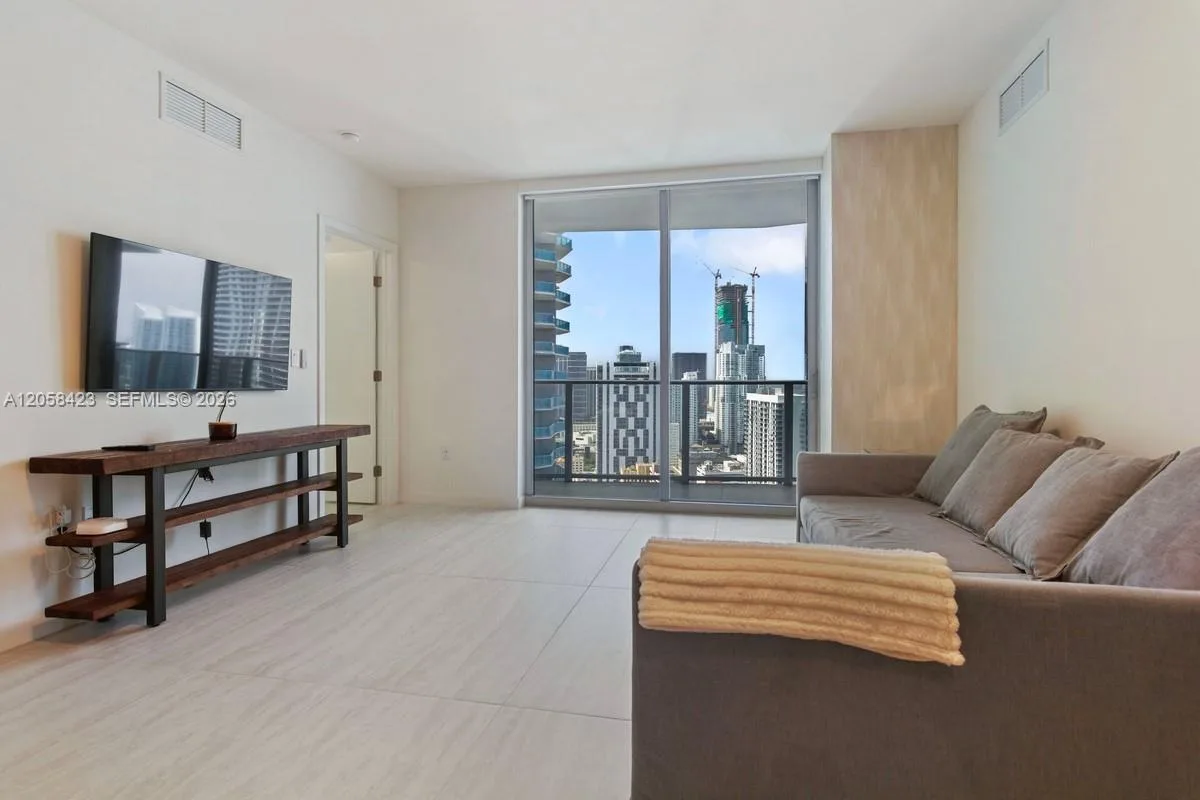 77 SE 5th Street # 3902, Miami, FL 33131 photo 5