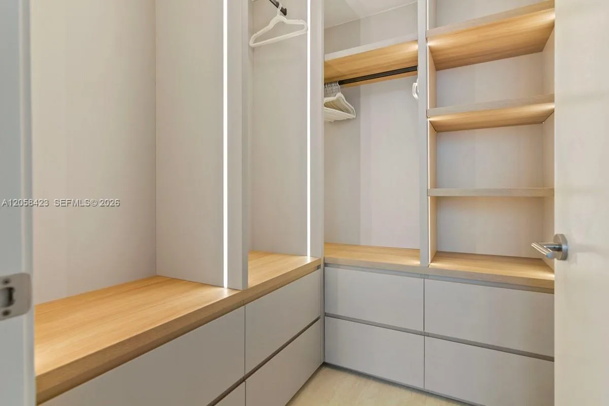 77 SE 5th Street # 3902, Miami, FL 33131 photo 8