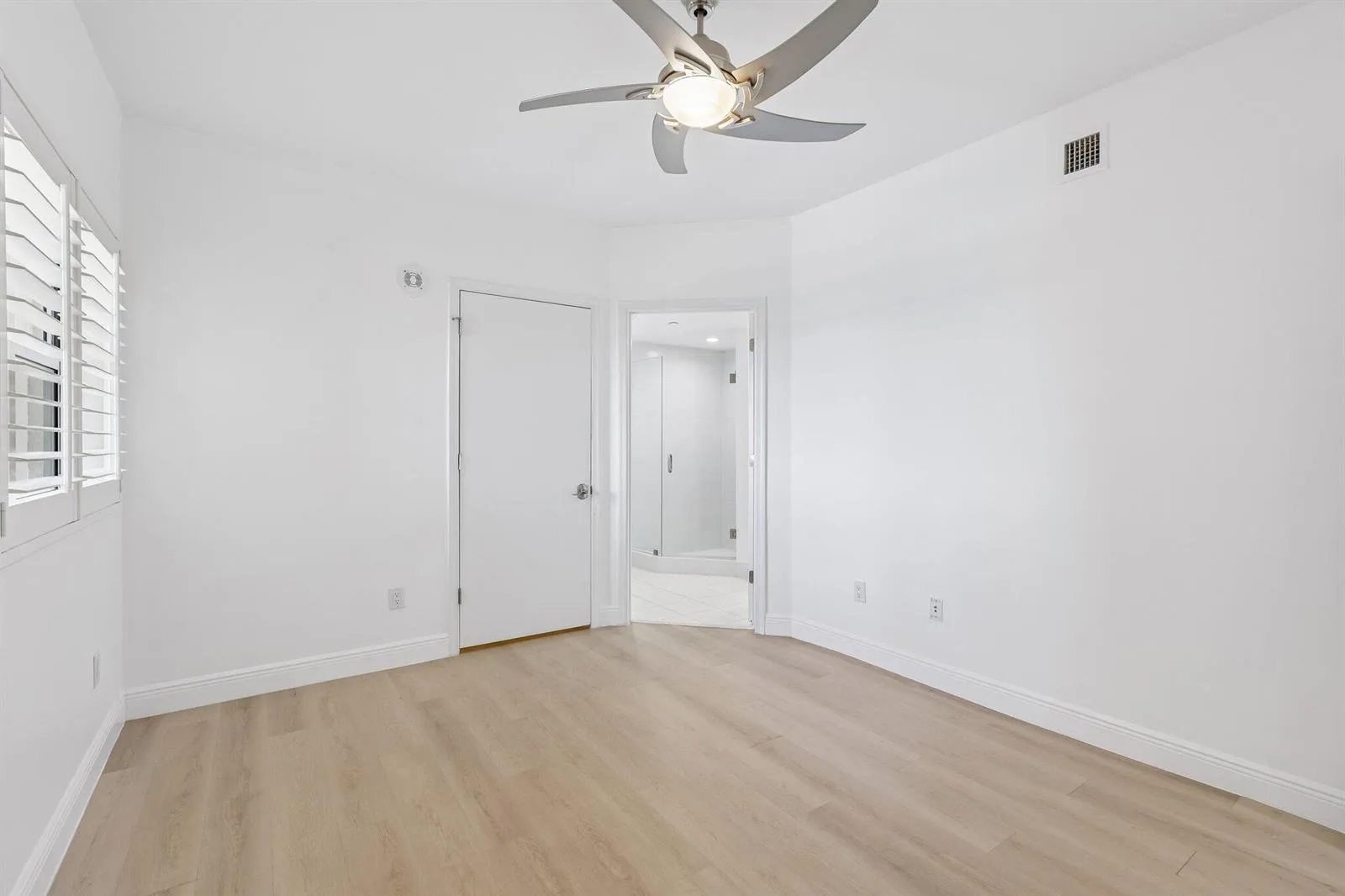2650 Lake Shore Drive # 1202, Riviera Beach, FL 33404 photo 10