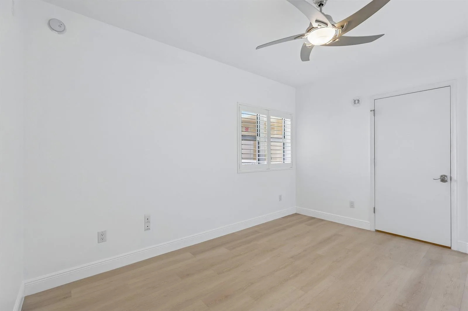 2650 Lake Shore Drive # 1202, Riviera Beach, FL 33404 photo 8