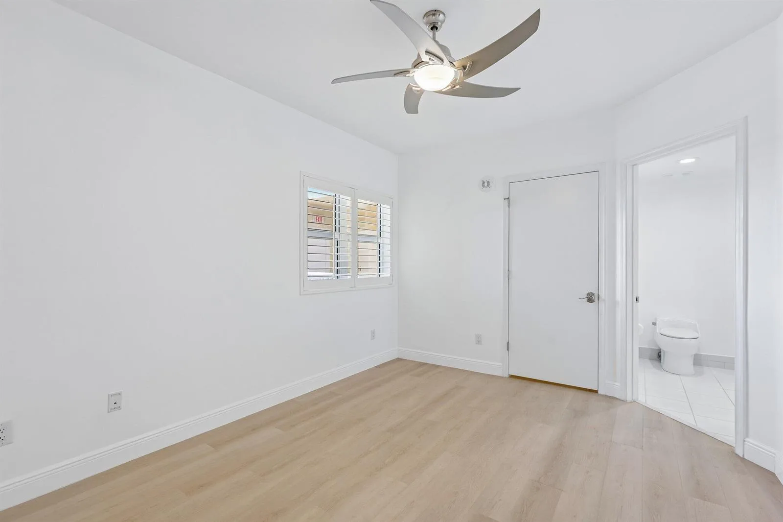 2650 Lake Shore Drive # 1202, Riviera Beach, FL 33404 photo 9
