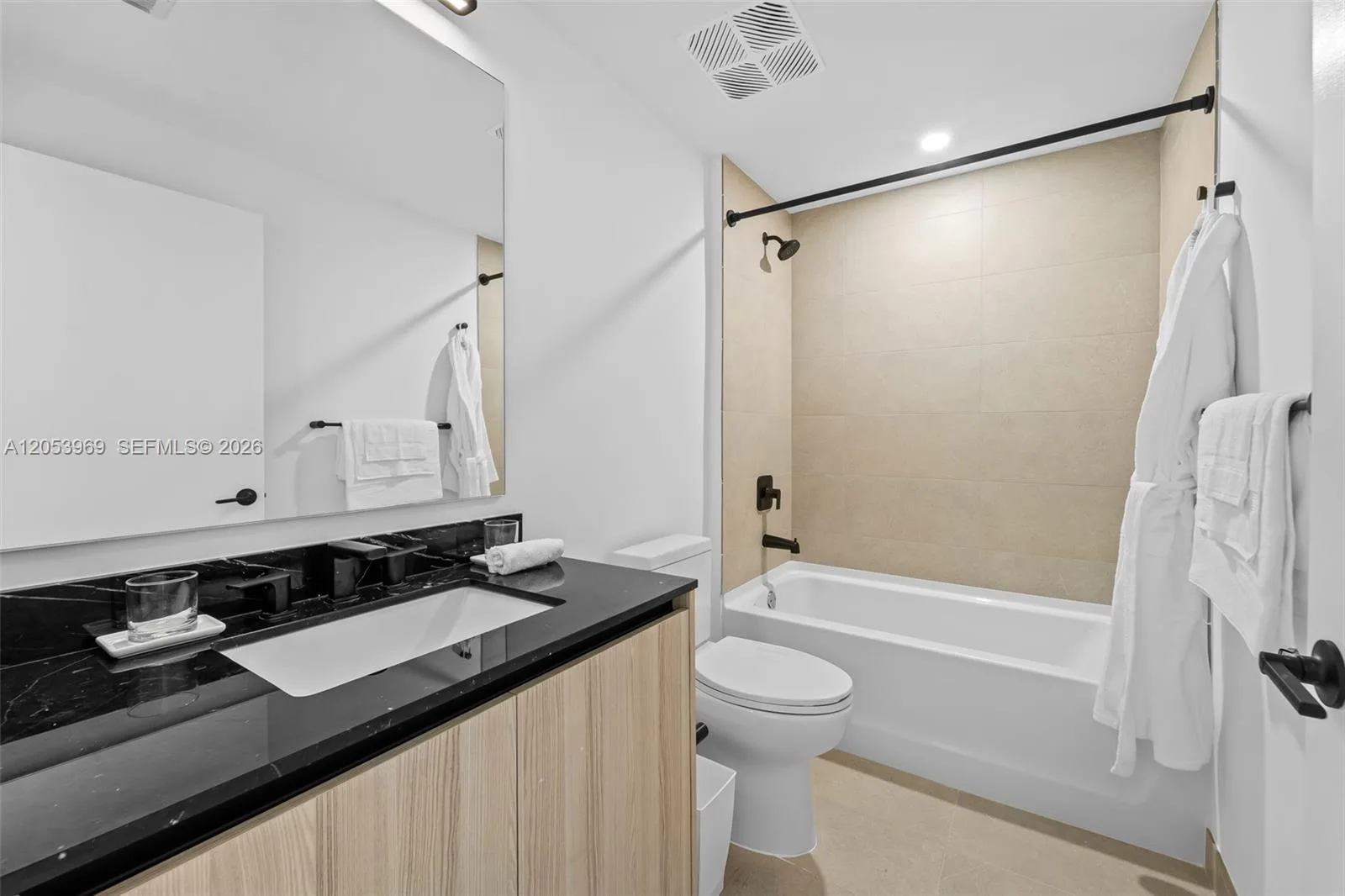 225 N Miami Ave # 912, Miami, FL 33128 photo 8