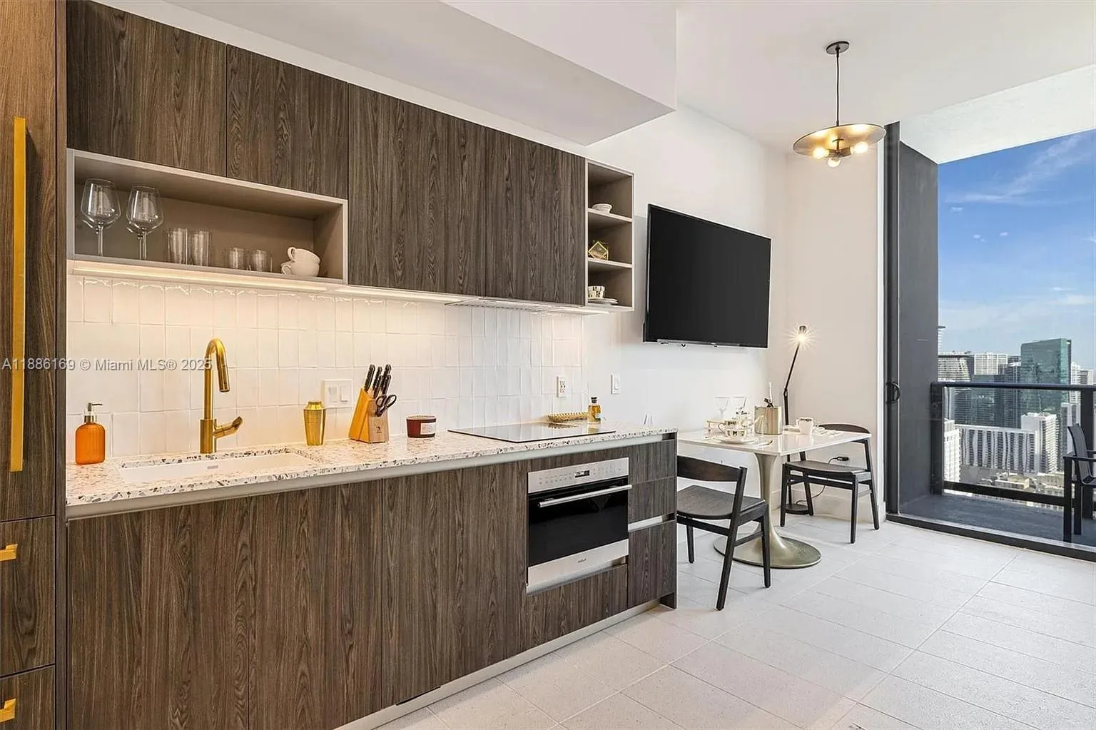 159 NE 6th St # 5106, Miami, FL 33132 photo 3