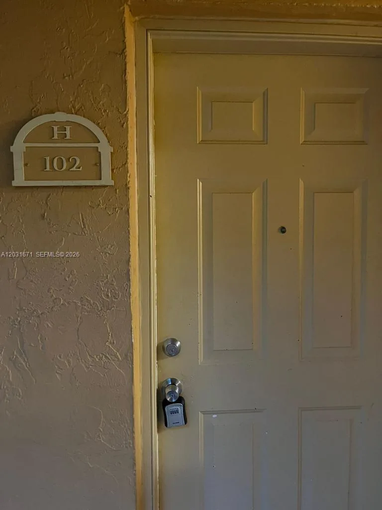 18111 NW 68th Ave # H102, Hialeah, FL 33015 photo 3