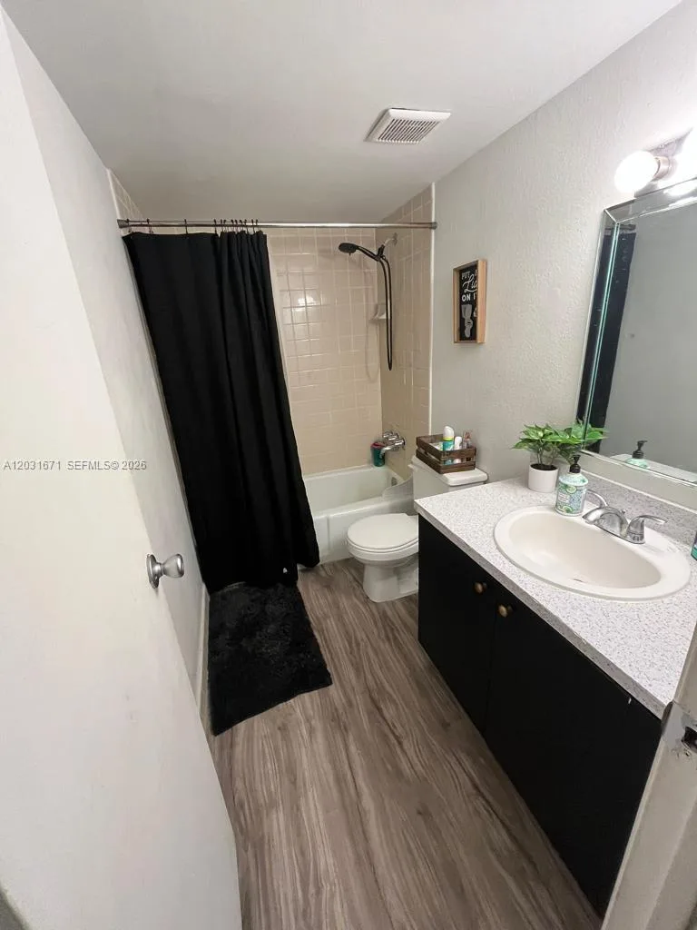 18111 NW 68th Ave # H102, Hialeah, FL 33015 photo 9