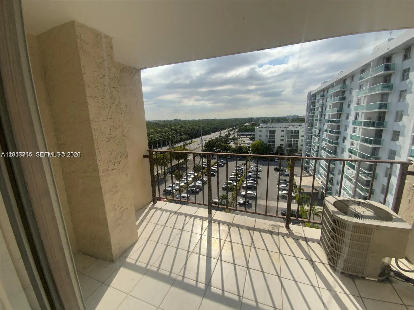 2903 N Miami Beach Blvd # 905, North Miami Beach, FL 33160 photo 3