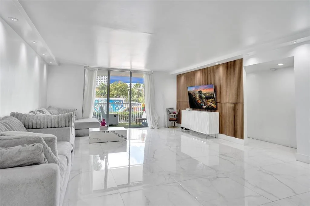2801 NE 183rd Street # 101w, Aventura, FL 33160