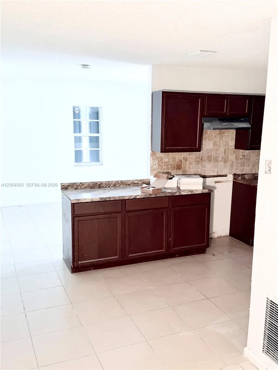 1561 NW 7th Ter, Pompano Beach, FL 33060 photo 4
