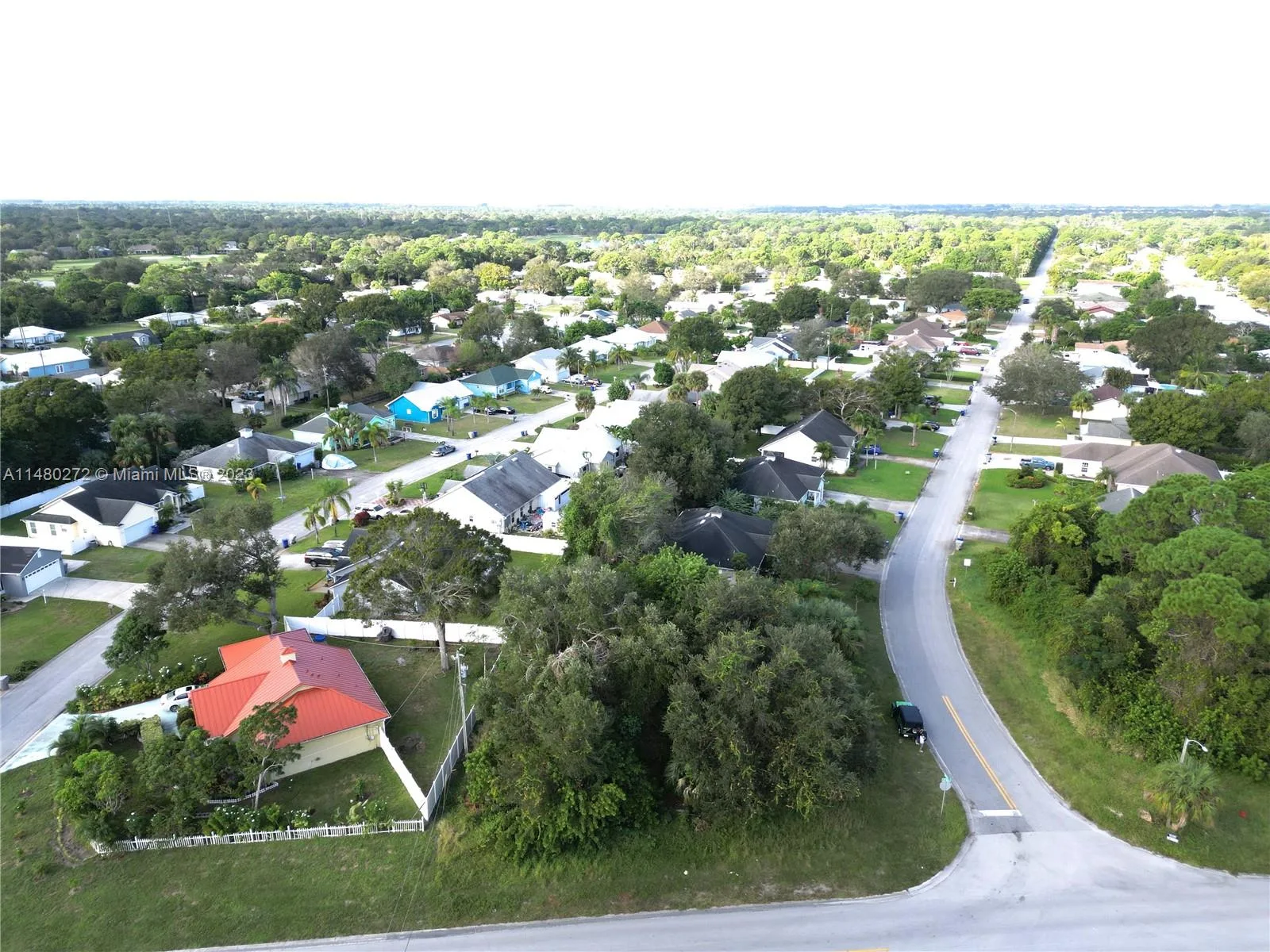 605 19th Pl SW, Vero Beach, FL 32962 photo 2