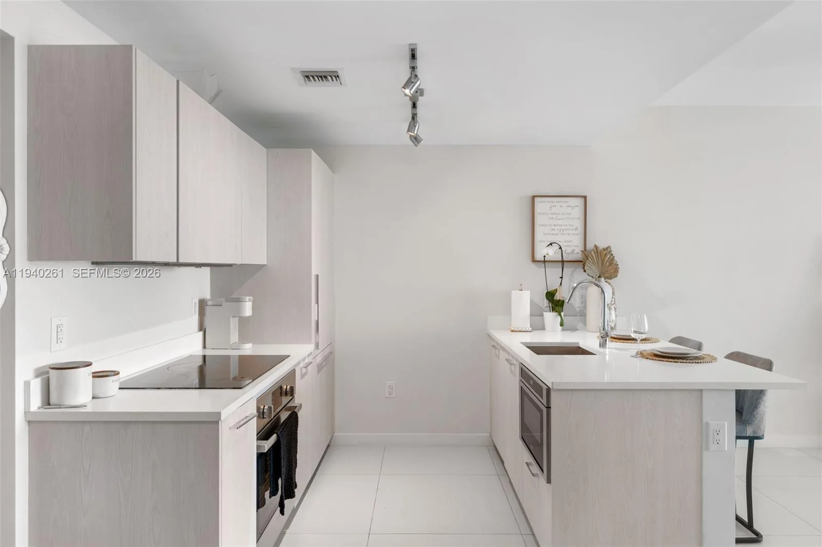 501 NE 31st St # 1503, Miami, FL 33137 photo 5