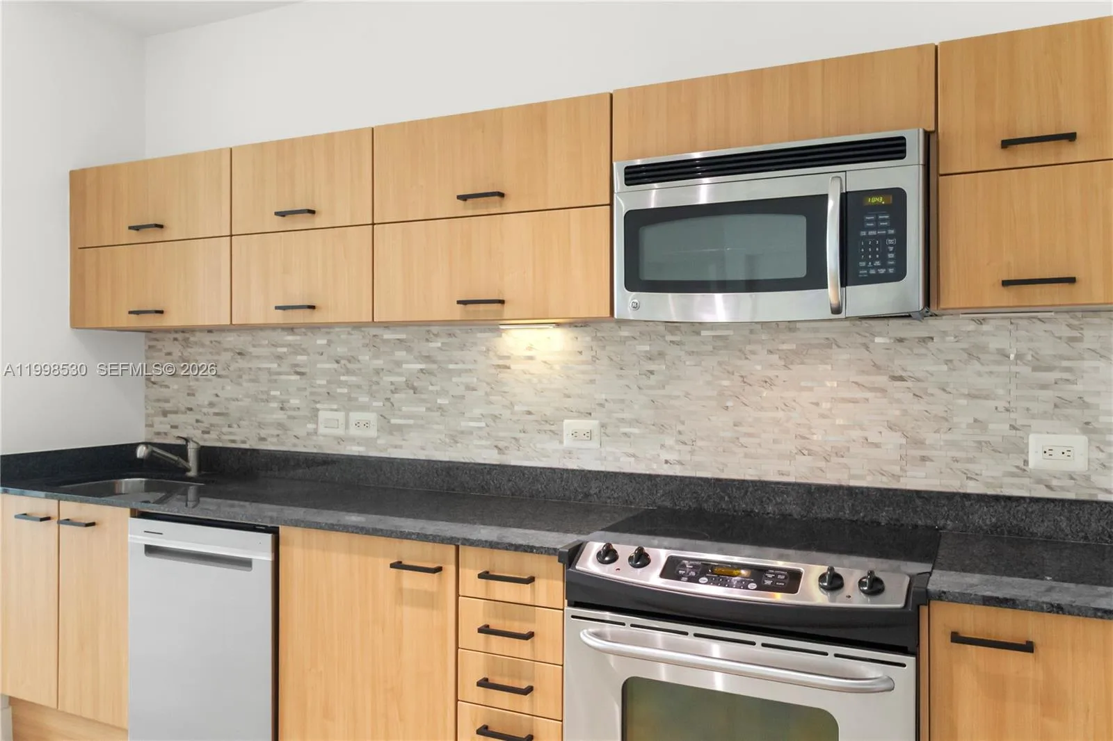 350 S Miami Ave # 3413, Miami, FL 33130 photo 11